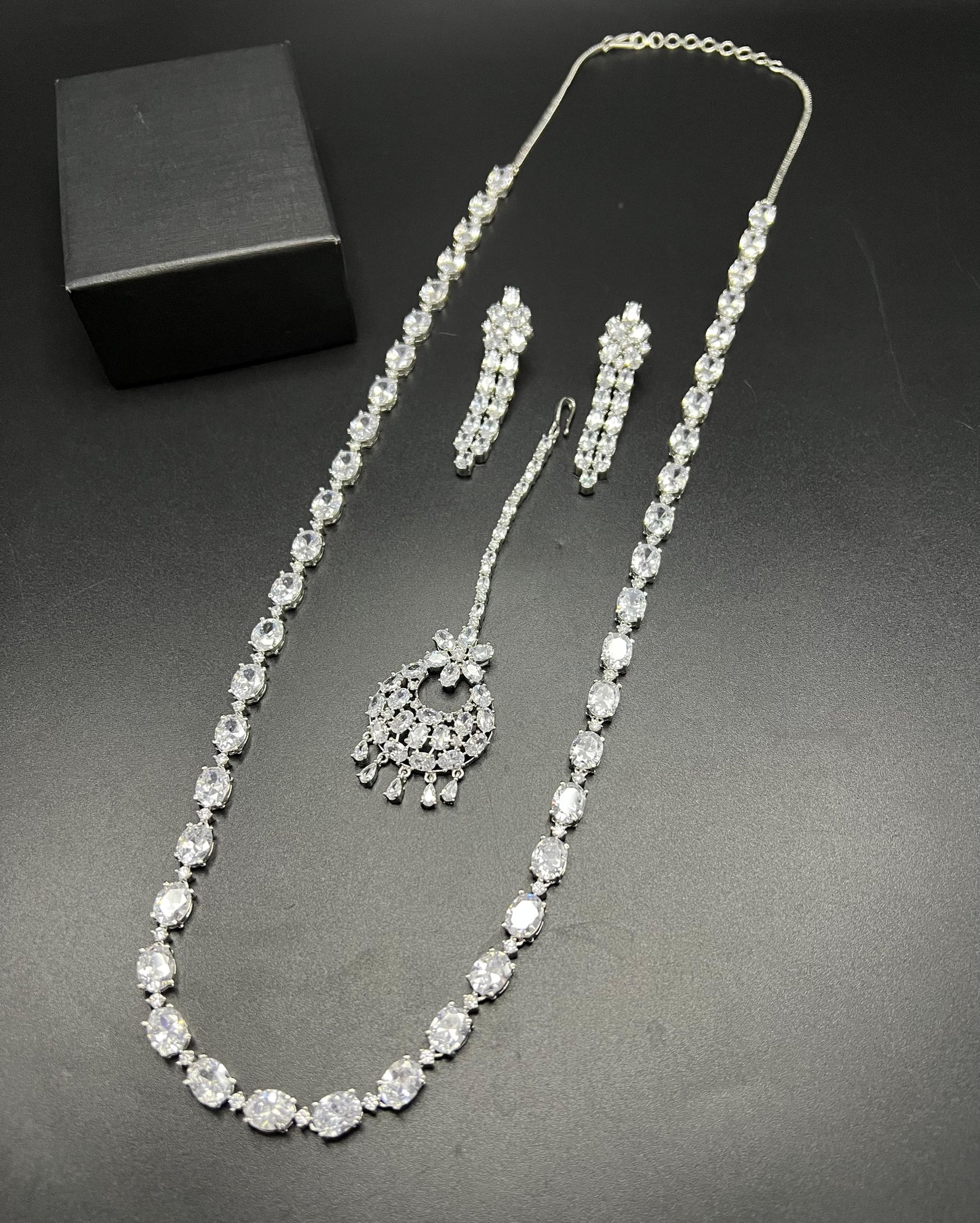 Fancy mala with earrings and tikka set for girls